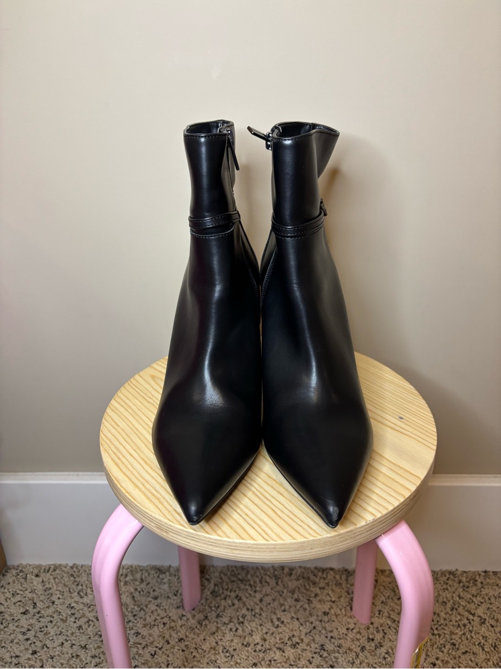 Calvin Klein Women’s Black Pointed Toe Ankle Boots 9.5 M Stiletto Heel Buckle